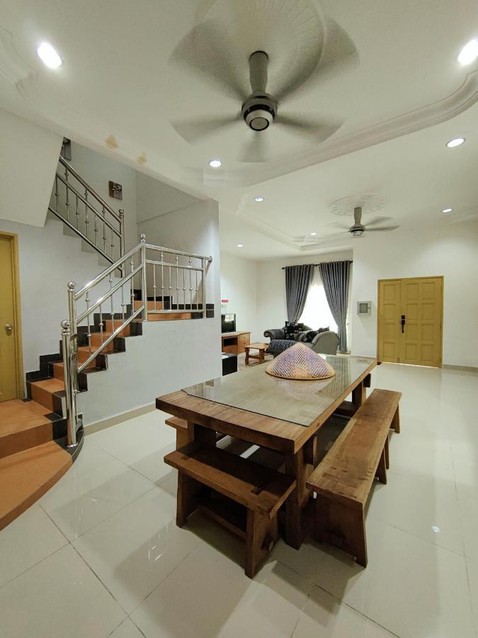 Homestay Roma Suite 쿠알라트렝가누 외부 사진